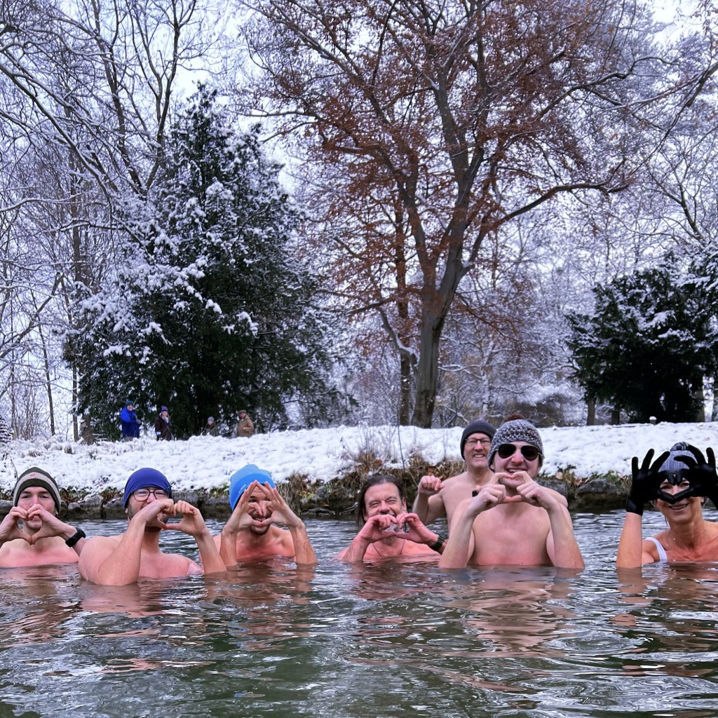 Eisbaden in der Gruppe ist empfehlenswert